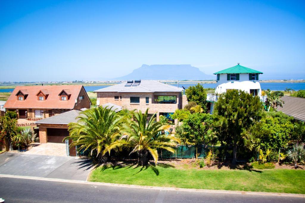Cape Oasis Guesthouse Блуберґстранд Екстер'єр фото